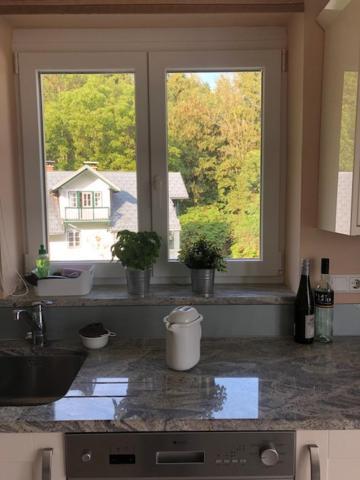 Velden View Ferienwohnung Mit Grosser Sonnenterrasse Und See- Und Karawankenblick Velden am Woerthersee Exterior photo